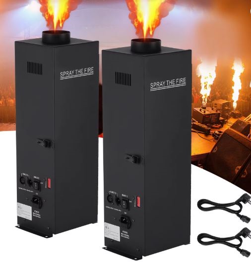 Deux machines à flamme DMX présentées devant une scène avec effets de feu